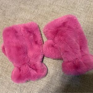 Apparis fingerless pink gloves
